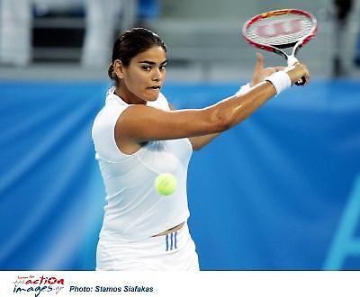 Αμετακίνητη η Λένα