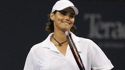 Φονέας των γιγάντων η Λένα…