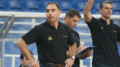 Α1: Με το βλέμμα μπροστά