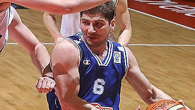 Στον τελικό η Αζόβμας του Λιαδέλη