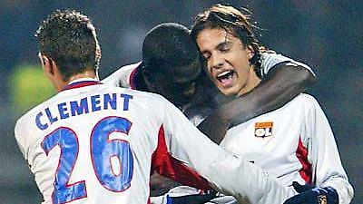 Le Championnat: Νίκη για να το 'καθαρίσει'