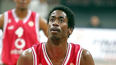 Αμφίβολη η συμμετοχή του Λιούις