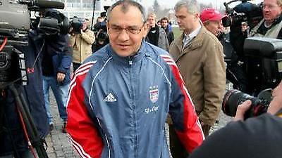 Αιχμές Μάγκατ για Κλίνσμαν