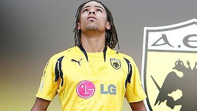 Super… Μανού στο ντεμπούτο!