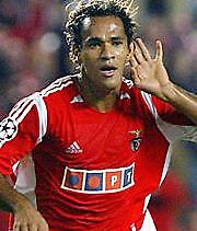 «Αετός» ως το 2010 ο Μανού