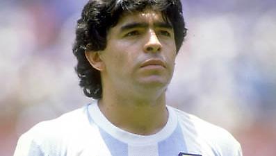 Παίρνει θέση ο Μαραντόνα