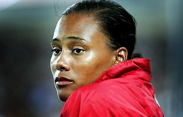 Επιστρέφει στους στίβους η Τζόουνς