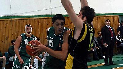 Ακόμα παίζουν...