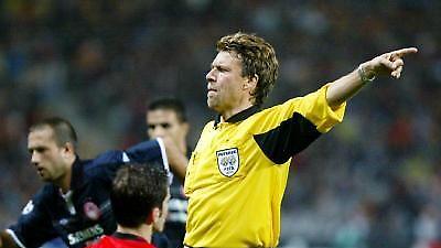 Μέιερ: «Προστατέψτε τους διαιτητές»