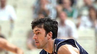 Αποσύρεται ο Μενεγκίν