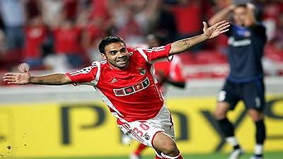 Ένας ήρθε και ένας έφυγε από Παλέρμο