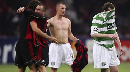 «Χέρι - χέρι» στους «16»