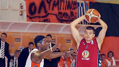 Α1: «Μέσα» Μίλκοβιτς, Γουίνστον