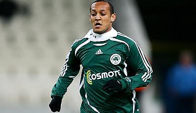 Ξεμένει από αμυντικούς…