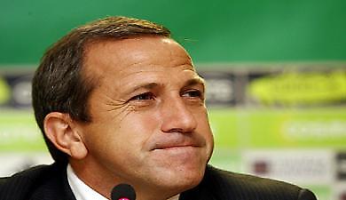 Μουνιόθ: «Όποιος αξίζει, θα παίζει»