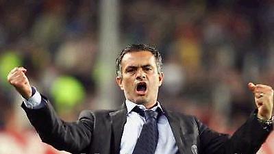 Μουρίνιο: «Τραγουδήστε οπαδοί μας! Κάνει καλό στο...κρύο!»