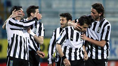 Περιμένουν το χορηγό