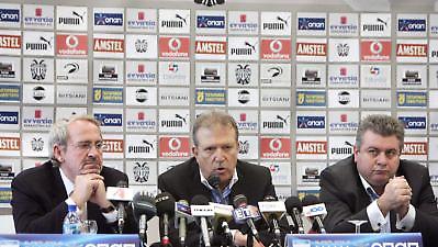 Όλο υποσχέσεις