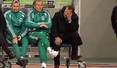 «Δεν τα παρατάμε...»