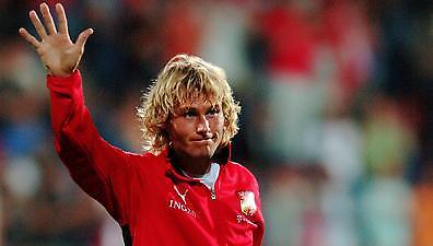 Αντίο με δάκρυα για τον Νέντβεντ