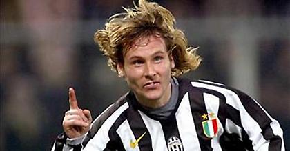 Παραμένει στη Γιουβέντους ο Νέντβεντ