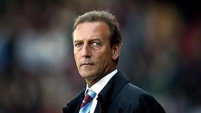 Ο Νέεσκενς βοηθός προπονητή στην Μπάρτσα