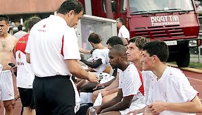 Χαμόγελα για τους νέους