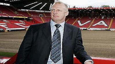 Στην έξοδο ο Ντόουι