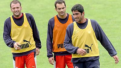 Βγάζουν τις φόρμες…