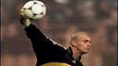 Η Ντιναμό δεν έχει τερματοφύλακα ενόψει Λιόν