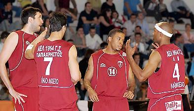 «Σφράγισε» την παραμονή