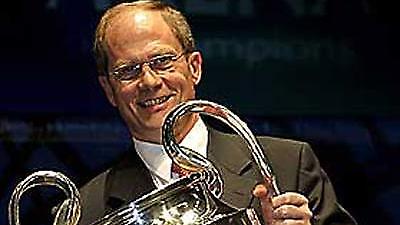 «Τελειώνει» ο Όλσον από την UEFA