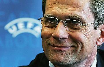 Σκέψεις για δύο διαιτητές από την UEFA