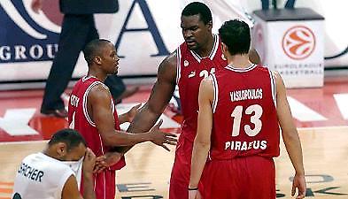 Με το δεξί ο Θρύλος...