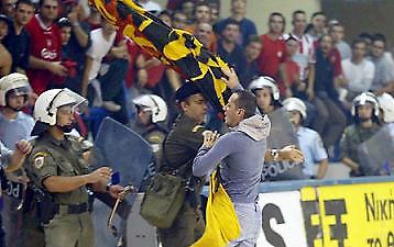 Επεισόδια έξω από το «Καραϊσκάκη»