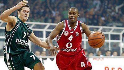 Όλα τα μάτια στο ΣΕΦ...