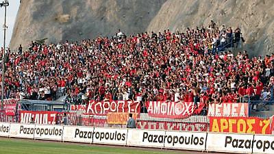 Παρόντες στο Ηράκλειο οι φίλαθλοι του Ολυμπιακού