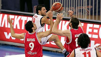 Λιούϊς και Μπάρλος έδειξαν το δρόμο...