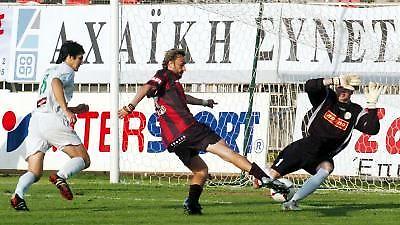 Έχασε έδαφος ο Ακράτητος