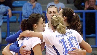 Ακάθεκτες...