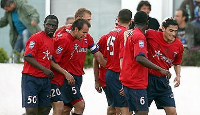 «Πάνθηρες» και «Γηραιός»