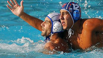 Τους «έπνιξε» στην πισίνα…