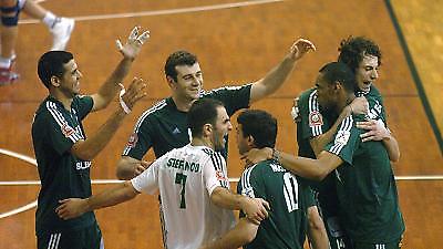 Του πήραν και τις φανέλες…