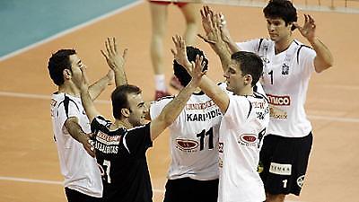 Ψάχνει παίκτες αλλά...