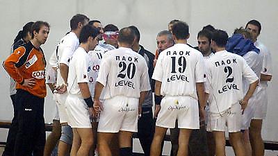 Νίκησε και ελπίζει...