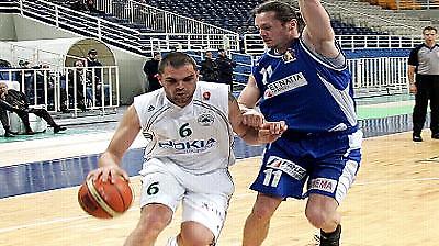 «Κιτρινόμαυρος» ο  Παπανικολάου