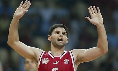 Παπαμακάριος: «Μόνο ο τίτλος αξίζει στον Ολυμπιακό»