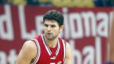 Α1: Νοκ-Άουτ ο Παπαμακάριος