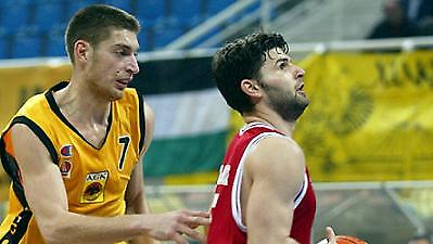 «Καθάρισε» με Μανόλη...