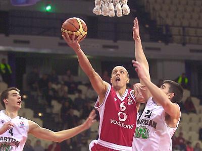 Πρωταθλήτρια η Παρτιζάν